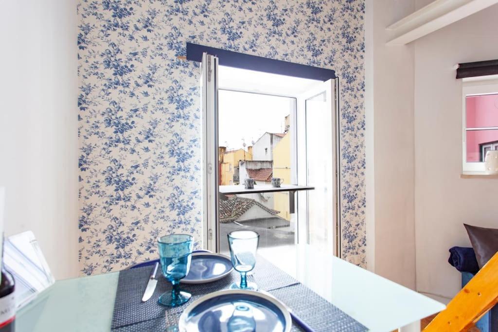 Appartamento Alfama I, Eco-penthouse With View & French Balcony